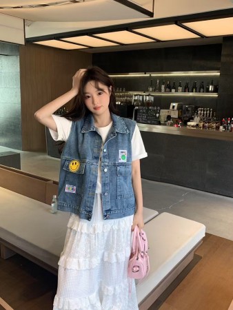 微笑貼布牛仔背心