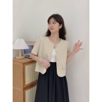 圓領蓋袋方釦小香外套