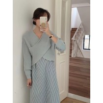 交叉領針織上衣加格紋背心洋裝
